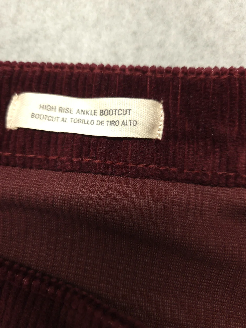 0371 Universal Thread Women's Burgundy Corduroy Capris